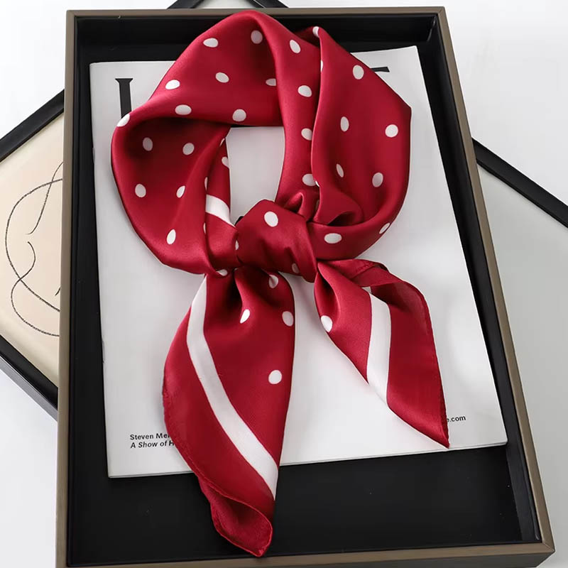 Роскошный женский шарф в горош – обзор и цена Scarf Silk Square